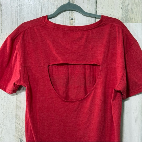 Tampa Bay Buccaneers NFL Women’s Short Sleeve Tee Cutout - Picture 7 of 9